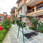 Manu Villa