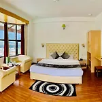 Hotel Hadimba Palace - Near Mall Road