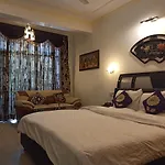 Le Grand Manali - The River Facing Hotel