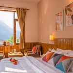 Zostel Manali, Burwa