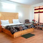New Radhika Guest House