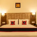 Hotel Avishi Greens