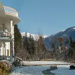 Stayvista At The Lama House With Huge Lawn And Valley View