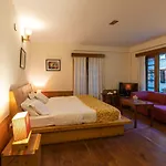 Stayvista At Casa Bella Vista- Mall Road
