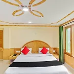 Capital O 81475 Hotel Bhawani Villa