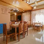 Fabhotel Shandela Near Mall Road