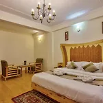 Hotel Wild Rose