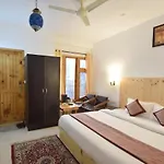 Oyo 4871 The Countryside Resort