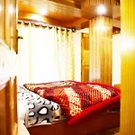 Hotel Zephyr Resort