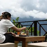 Karmic Stays & Cafe