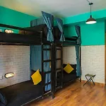 Whoopers Hostel Manali