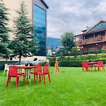Snow Palm Resort, Manali