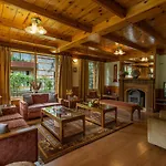 Stayvista At Himalayan Retreat