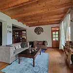Saffronstays The Amlyn, Manali - Unobstructed Views Of Beas River And The Himalayas - All Clear Roads
