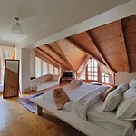 Saffronstays The Amlyn, Manali - Unobstructed Views Of Beas River And The Himalayas - All Clear Roads