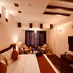 Daffodel Resort In City Center Manali