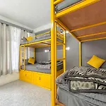 Young Monk Hostel & Cafe Old Manali