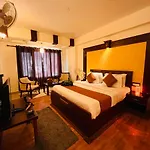 6Th Element Cottage, Manali - Top Rated ! Most Awarded ! Luxury Rooms With Balcony ! Mountain & River View