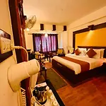 6Th Element Cottage, Manali - Top Rated ! Most Awarded ! Luxury Rooms With Balcony ! Mountain & River View
