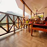 Hotel Hollywood - Top Rated & Most Awarded Property In Manali