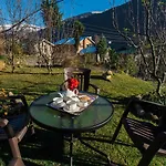 Stayvista At Jodhpur House - Pet Friendly 3Bhk Villa In Manali