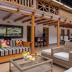 Stayvista At Woodville - Raison - Pet Friendly - Movie Projector - Alfresco Dining