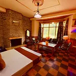Woods Villa- A Luxury Mountains View Cottages
