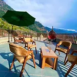 Le Green Resort, Mall Road Manali
