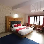 Hotel River Inn