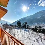 Hotel Mountain Face