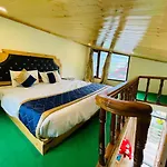 Hotel Radhika Inn