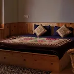 Off The Cuff Homestay