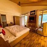 Hotel Grand Oasis Manali