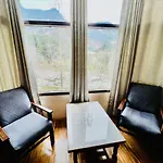 Hotel Link Manali-River View