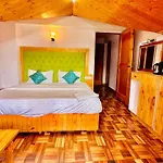 Hotel Manu Vatika Near Mall Road, Manali