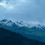 Hotel Manu Vatika Near Mall Road, Manali
