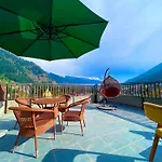Hotel Lee Green, On Mall Road Manali