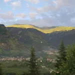 Gezellig Inn - Vardhan Hills