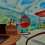 Tata Vista Resort Mall Road Manali - Centrally Heated & Air Cooled