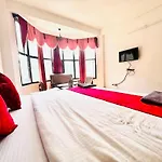 Hotel In Manali With Mountain View Near Mall Road