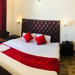 Hotel In Manali With Mountain View Near Mall Road