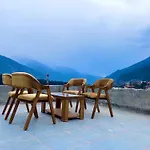 Hotel Lee Green, On Mall Road Manali
