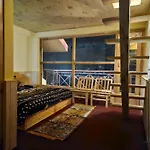 The Pineapple Home