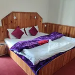 Shangri Inn