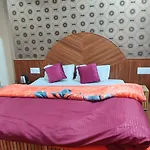 Shangri Inn
