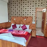 Shangri Inn