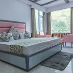 Resort Apple Flower By Manali Mall Road