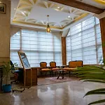 Hotel Snowcrests Manor