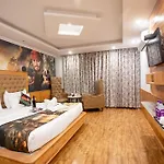 Hotel Smugglers Mountain View - Central Heated & Air Cooled #Free Pick From Volvo Bus Stand