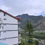 Hotel Seven Hills Manali